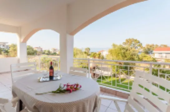 Casa Nebari Seaside Retreats - Fully Equipped, Ideal Spot