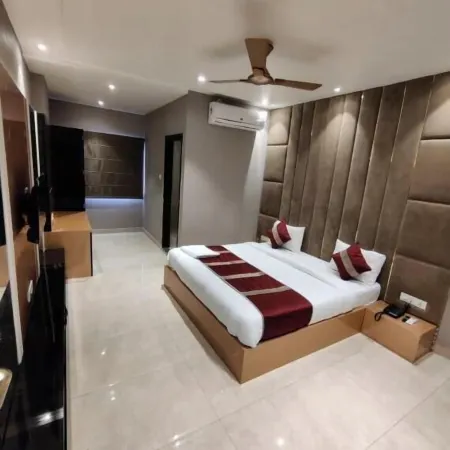 Hotel Maya Crystal