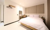 E.BON HOTEL