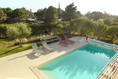 Birds of Paradise - Boutique Surf Lodge