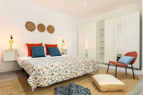 Chic Retreat with Natural Light in la Laguna - WiFi