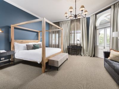 The National Hotel
