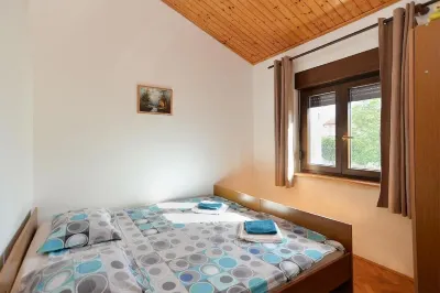 Spacious apartment in Peroj with terrace