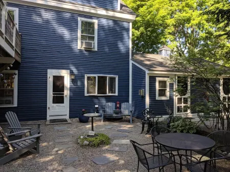 Elms of Camden Отели в г. Кэмден