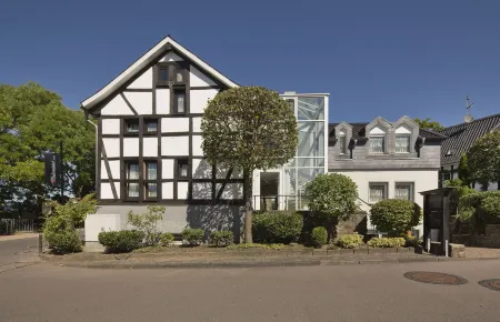 Malerwinkel Hotel Отели в г. Бергиш-Гладбах