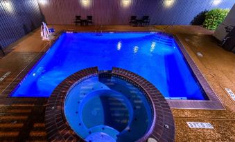 Holiday Inn Express & Suites Bastrop