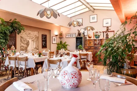 Au Soleil d'Or Отели в г. Базош