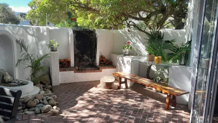 Brightwater Lodge Отели рядом с достопримечательностью «Хаут-Бей»