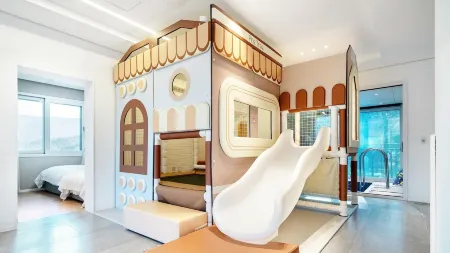 Gapyeong Pinetree Kids Pool Villa Отели рядом с достопримечательностью «Garden of Morning Calm»