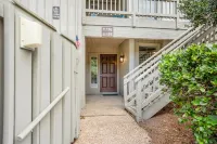 Cozy Patio and Resort Amenities - Charming Island Getaway Hotels in Beaufort County