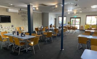 Australian Hotel Young