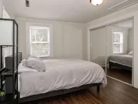 Charming 4-bedroom house with AC and WiFi in delightful Troutman Hotels in Fallstown