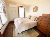 The Rose Cottage, Charming Old Orchard Beach Cottage 25 Steps to Beach