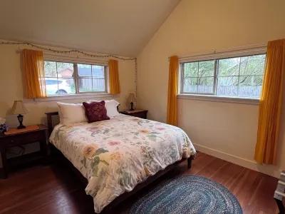 Garden Cottage on College Hill Hotel dekat Owen Rose Garden