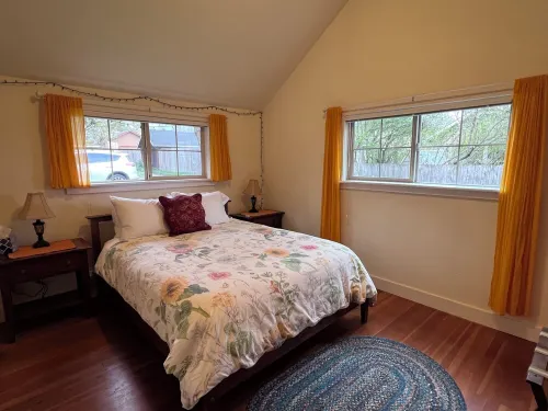 Garden Cottage on College Hill