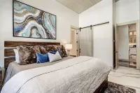 Breathtaking Views, Indoor/Outdoor Linear Fireplace, Sauna