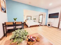 Cozy Studio Cottage with Harbor View/Spacious Full Kitchen & Pet Friendly