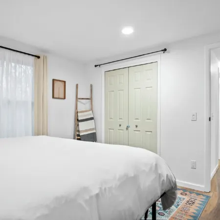 Charming 2BR Near Fairgrounds and War College!