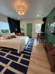 Citrus Studio 4 Relaxed Central Vibe