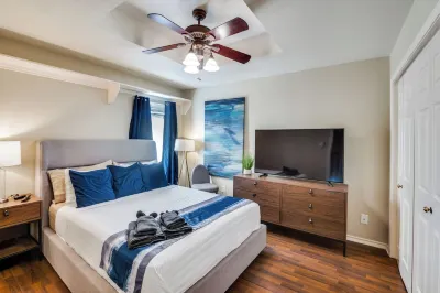 4 Bedroom & Pool: Great Irving Location close to attractions Hotels near AMA Gardens