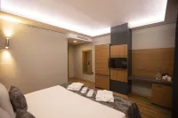 Divares Luxury Hotel - 4-Star