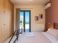 隱祕別墅，帶私人游泳池，孩童遊樂區，檯球桌，燒烤設施和海景