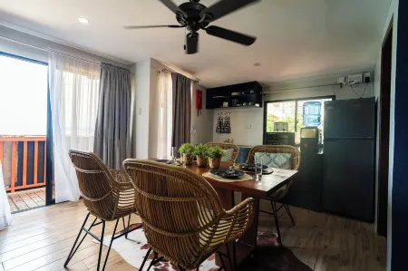 Dockyard by ARAW Residences Отели рядом с достопримечательностью «Остров Минилок»