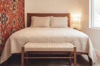 Steel Nest- a charming 2-bedroom container house Rockbridge