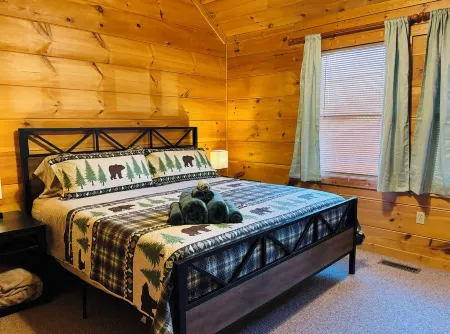 Relax & Recharge: Cozy Cabin with Hot Tub & Mountain Views
