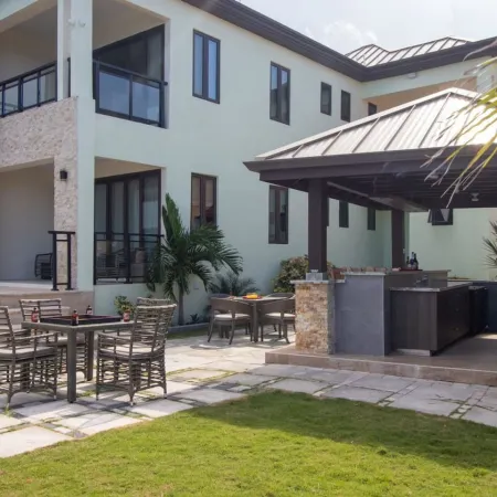 Ocean s Edge Fully Staffed Luxury Villa