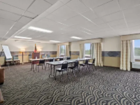 Comfort Inn Metro Airport Hotels in Romulus