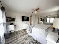 Centrally Located Cozy 2 Bedroom Apartment