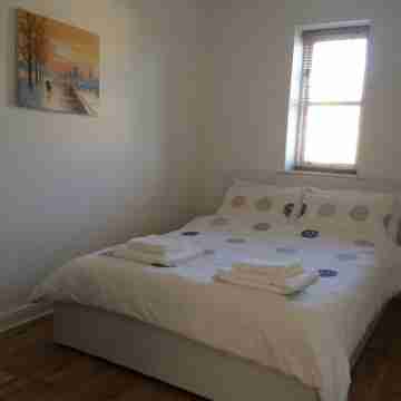 Beautiful Kingston apartment Rooms