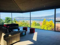 BELLA VISTA. Large Family Home. Views Forever.
