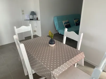 Superb, spacious apartment with sea view.