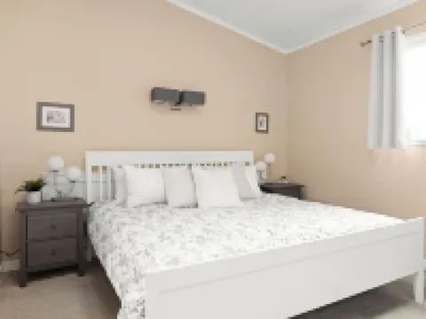 Oceanfront Inn: Private Boardwalk, Beach Access, & Free Kayaks! Hotels in Sooke
