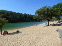 RENOVATED BASQUE HOUSE 8 BEDROOMS CLIM WIFI NEAR LAKE, OCEAN GARDEN, PETS OK فنادق في Saint-Pee-sur-Nivelle