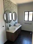 Modern 4 bedroom house -5 minutes to Bendigo cbd
