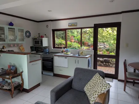 The Gums, Garden Apartment. Отели рядом с достопримечательностью «Парк Ошен Виллидж»