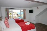 Stunning Harbour and Mooring views Hotel a 