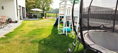 Neue Doppelhaushälfte mit Terrasse, Balkon +garten Отели в г. Ремшайд