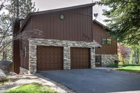 Luxurious Mountain Getaway with upscale amenities