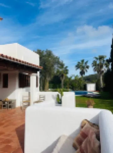 Authentic & spacious Villa with amazing pool