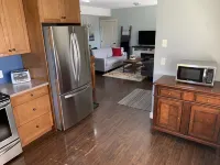 Bright 2 bdrm, 13 minutes from Silver Star/Golf/Lakes