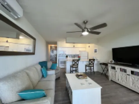 Luxury Beachfront Condo with Pool and Hot Tub