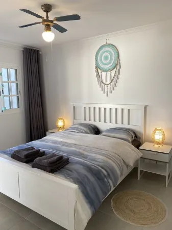 Bungalow am Weißen Strand, Glas Faser Internet, Top Lage und Top Ausstattung Отели в г. Коста Кальма