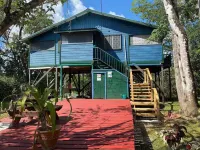 Howler House Amazing Tree House by the river with bikes and canoe