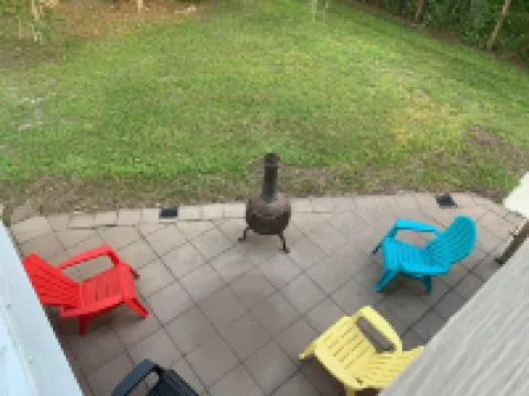 Bamboo Bayou getaway!  Gorgeous bamboo and oaks with a pond Hotels in North Fort Myers