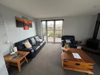 Hui Hui House-Family Friendly Holiday Home- the Gate Way to Milford & Fiordland.