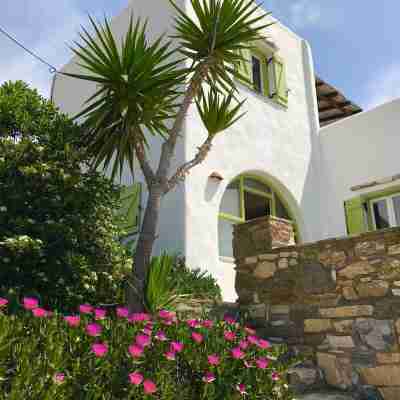 Large house for families or couples with best sunset views on the island Hotel Exterior